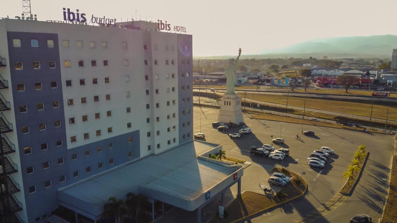 Ibis Lorena - Circuito da Fé Esterno foto